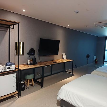 Tongyeong Bridge Hotel Екстер'єр фото