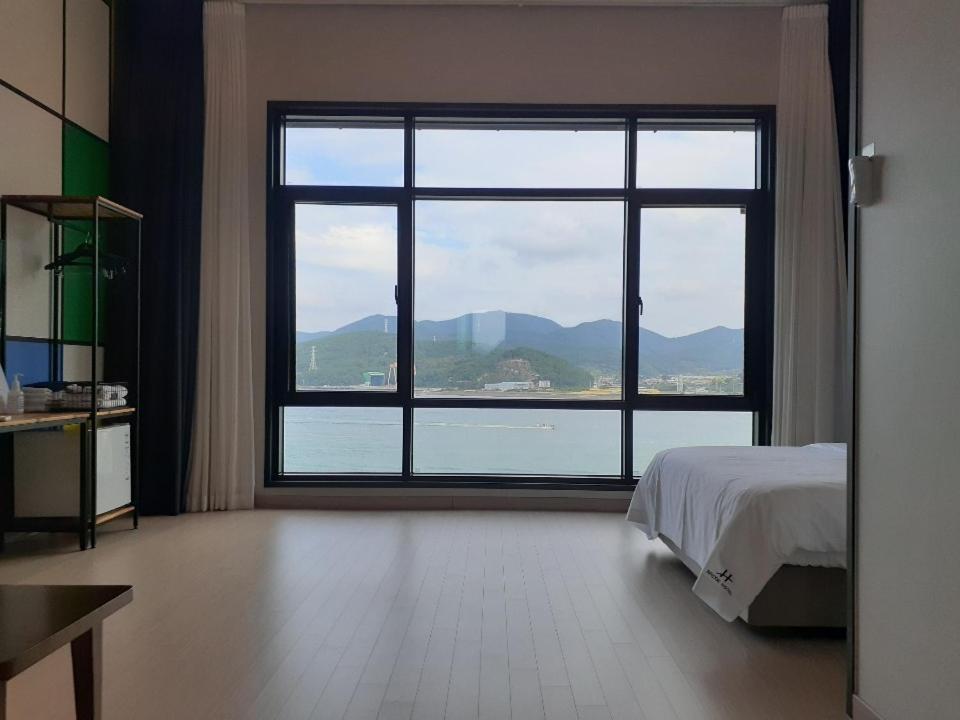 Tongyeong Bridge Hotel Екстер'єр фото