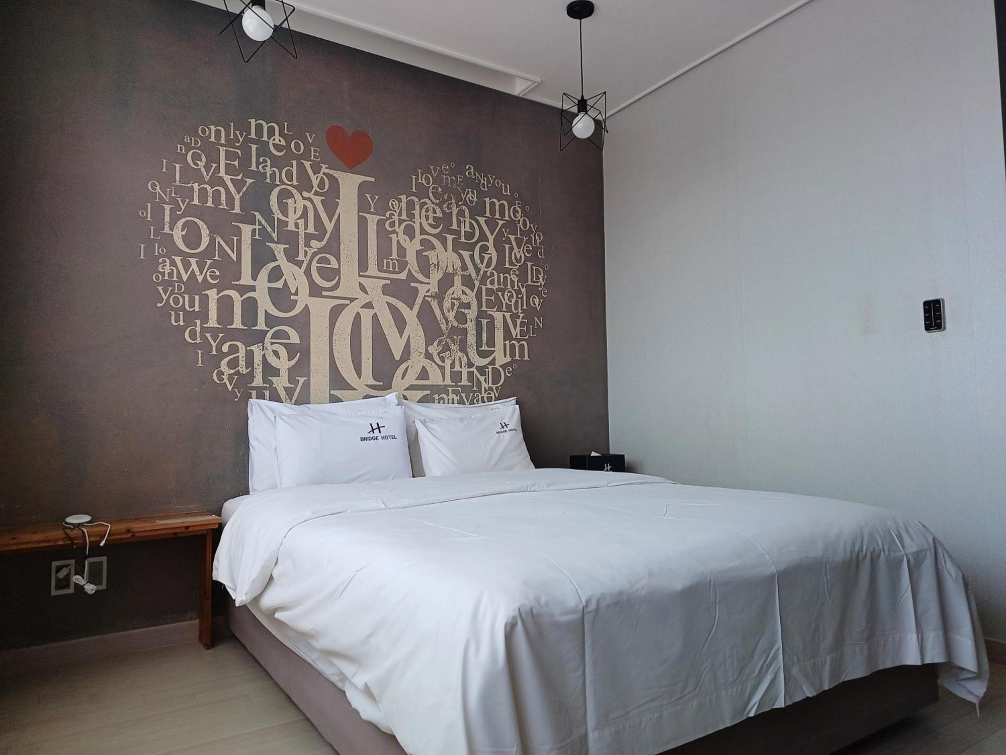 Tongyeong Bridge Hotel Екстер'єр фото