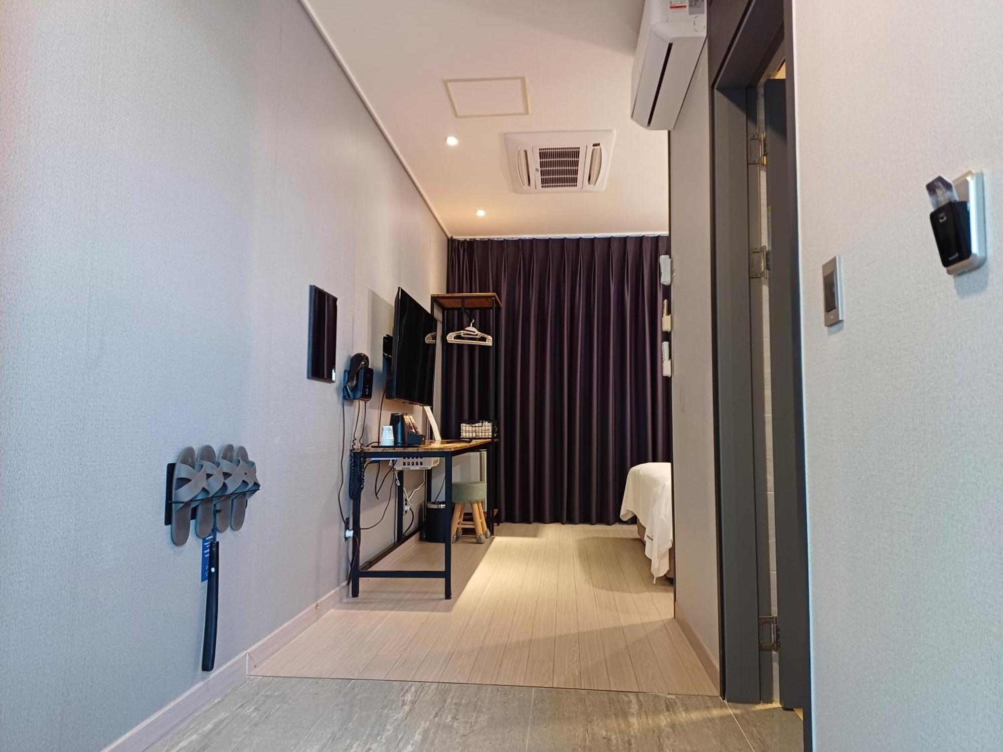 Tongyeong Bridge Hotel Екстер'єр фото