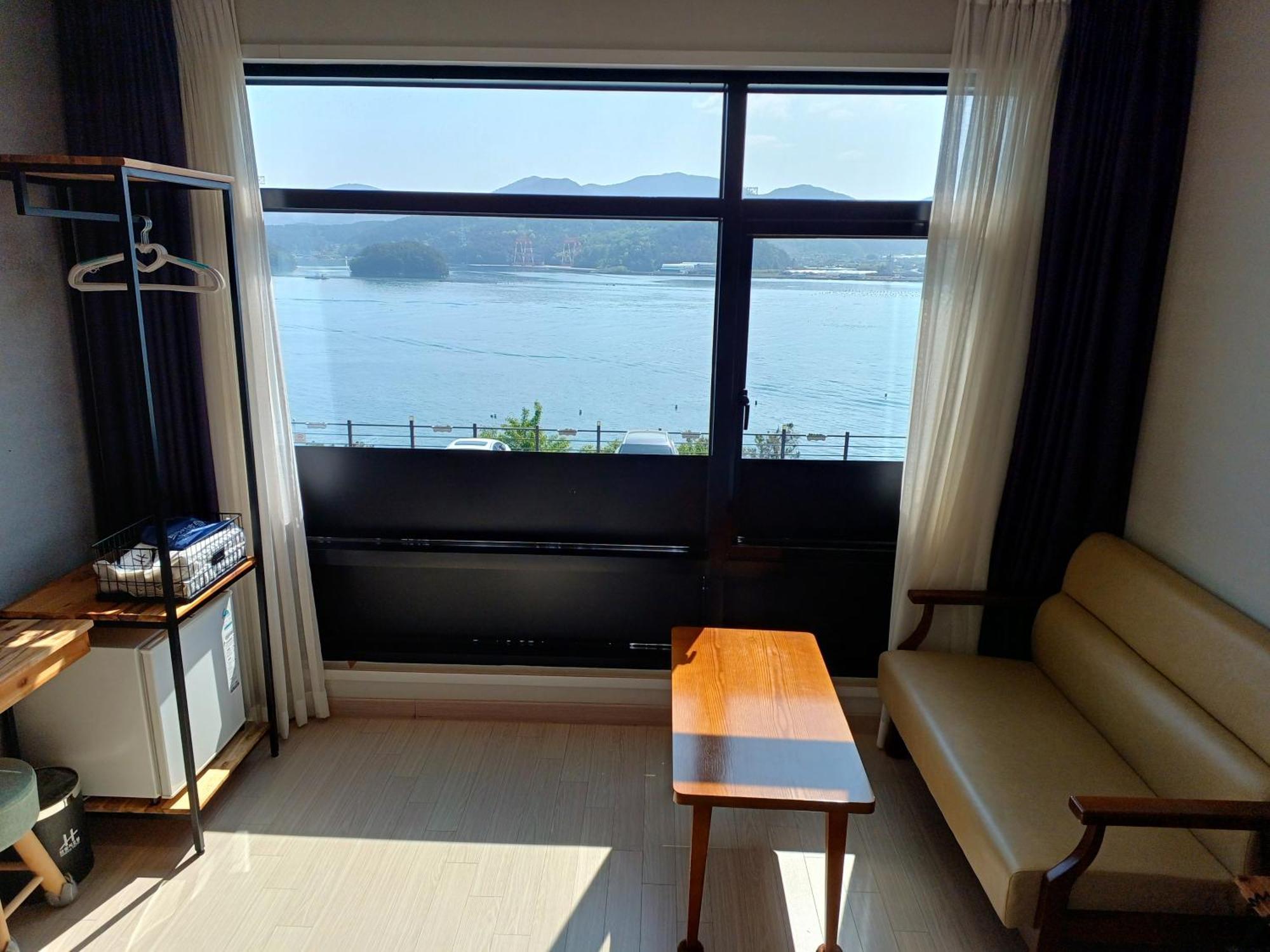 Tongyeong Bridge Hotel Екстер'єр фото
