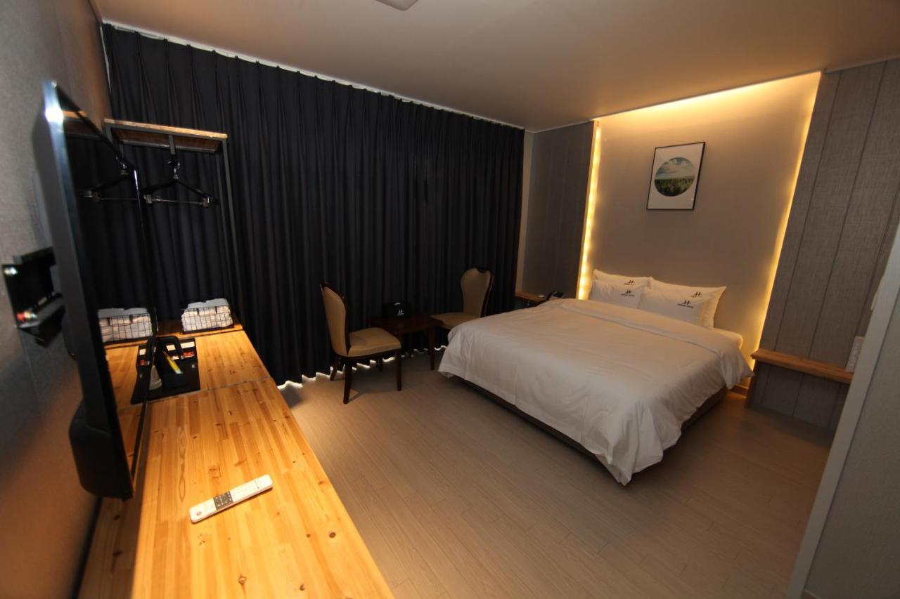 Tongyeong Bridge Hotel Екстер'єр фото